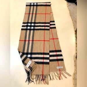 Burberry Nova Check Cashmere scarf